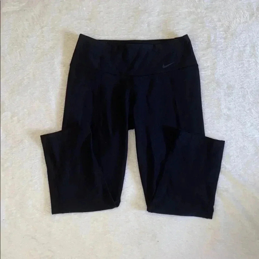 Nike Cropped Leggings - Picture 1 of 6